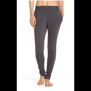 Alo Yoga Yen Mesh Yoga pants